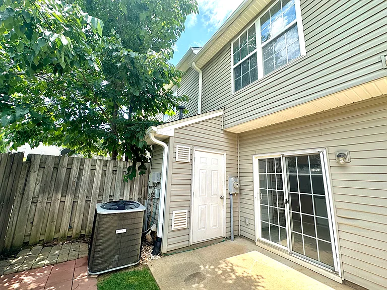 616 Graythorn Ln — Photo 19