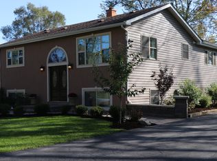 12883 W Country Club Ave, Waukegan, IL 60087