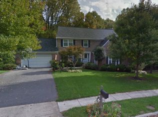 10155 Wavell Rd, Fairfax, VA 22032