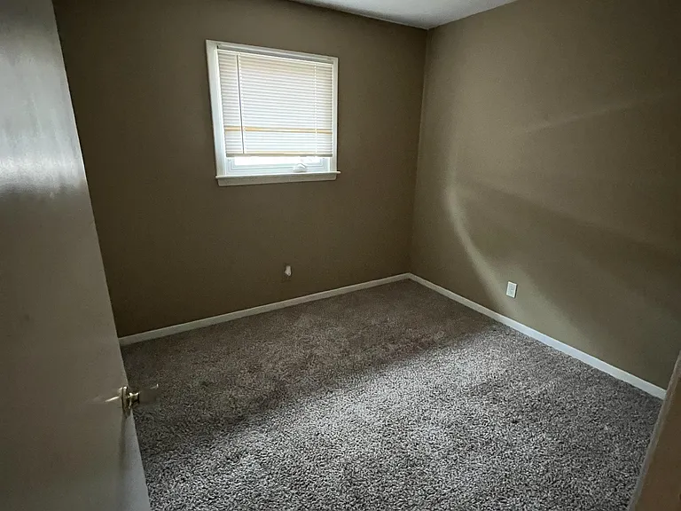 711 W Church St #9 — Photo 5
