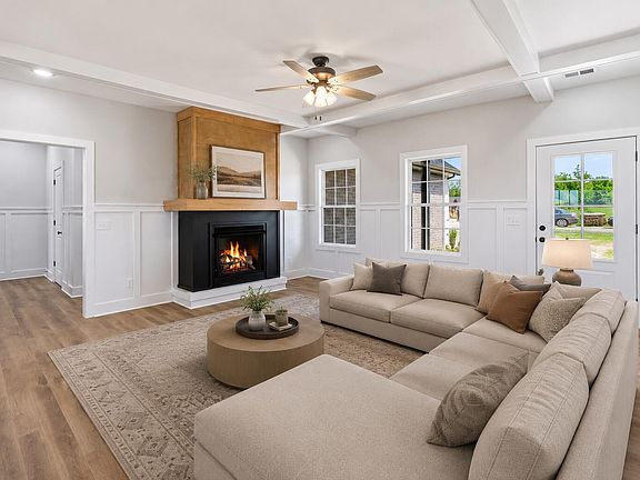 2nd image of 113 Dawn Ct