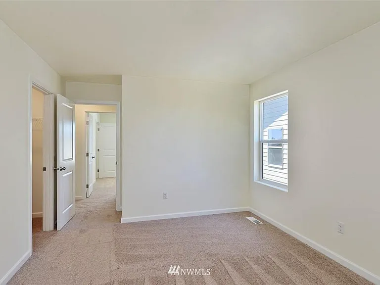 12025 64th Ave E — Photo 10