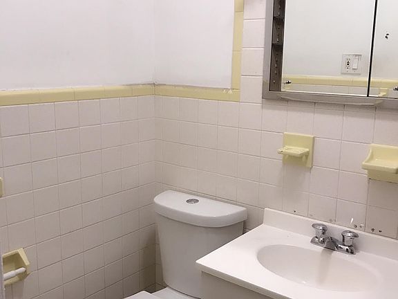 4th image of 7937 Myrtle Ave #1