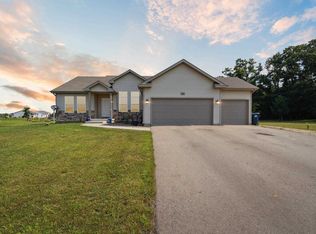 W726 Dogleg Ct, Brodhead, WI 53520
