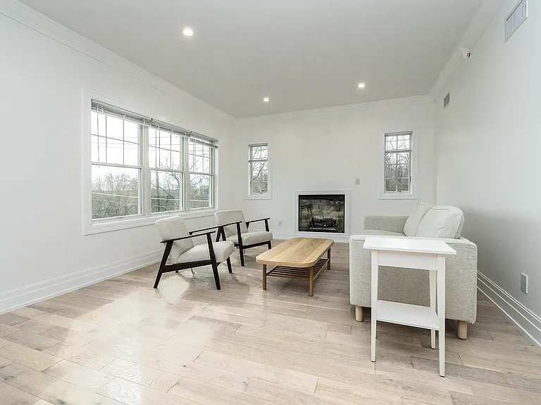 22 Sagamore Hill Dr — Photo 23