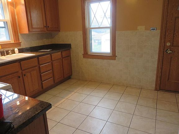 2nd image of 368 Catalpa Ave