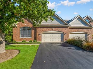 3953 Honeymoon Rdg, Lake In The Hills, IL 60156