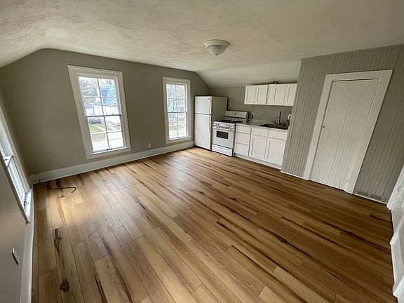 2nd image of 223 Chestnut St APT 2