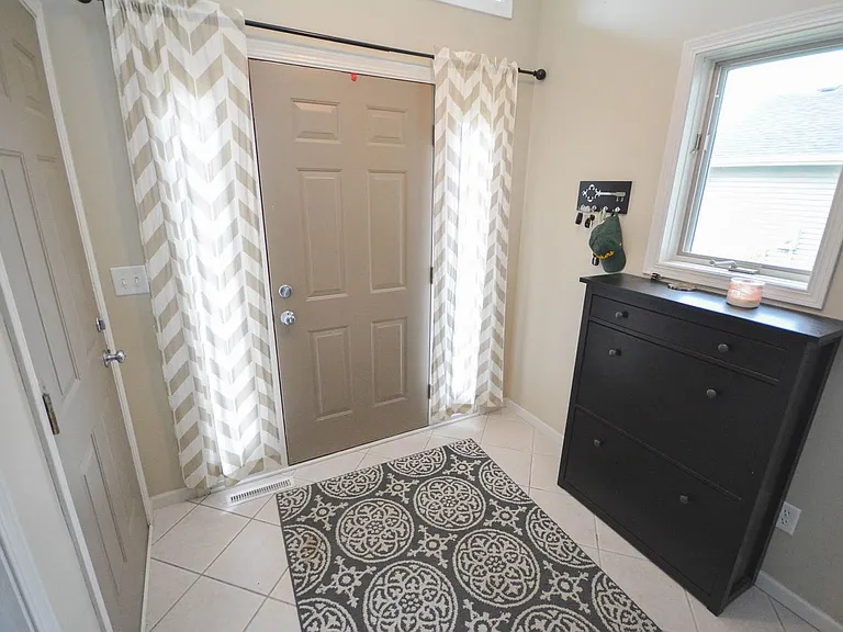2770 Tomah Pl NW — Photo 4