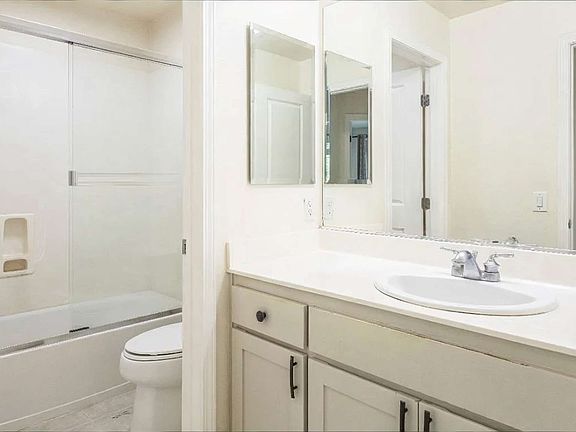 3rd image of 230 Vista Roma Way