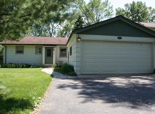 1309 W Northeast Shore Dr, McHenry, IL 60051