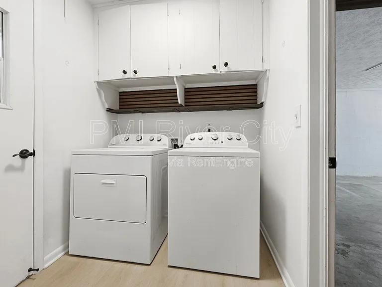 2860 Cedarcrest Dr — Photo 21