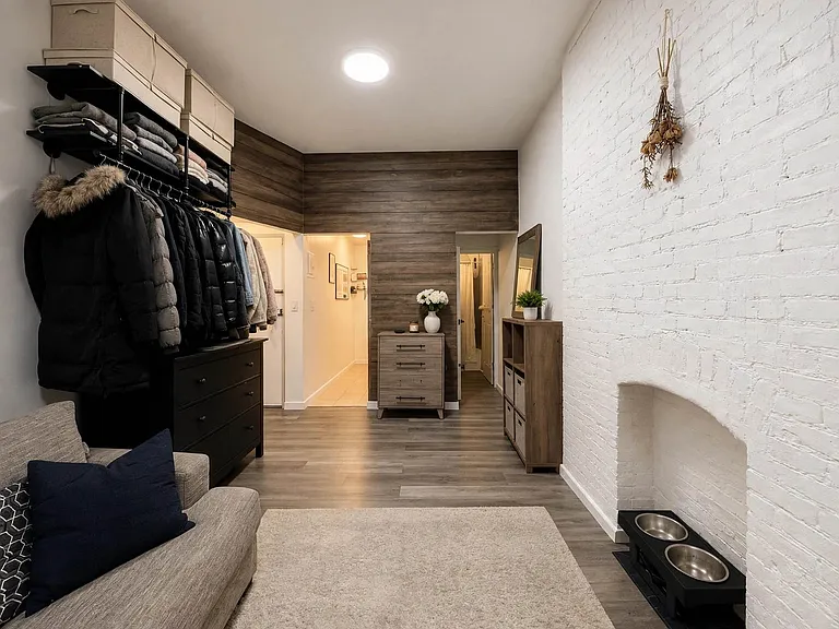 43 W 68th St #4A — Photo 2