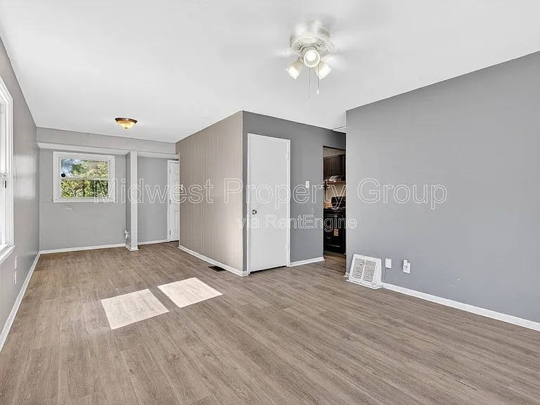 345 Caithness Rd — Photo 3