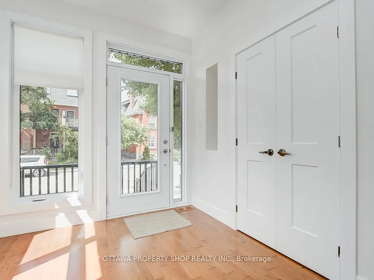 40 5th Ave — Photo 4