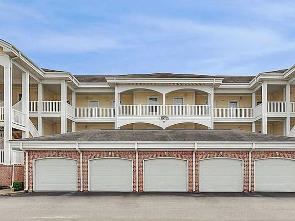 2nd image of 4872 Dahlia Ct APT 104