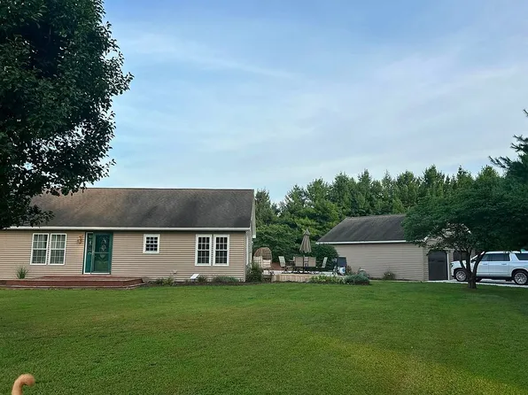 14440 Hillcrest Ln, Rushville, IL 62681