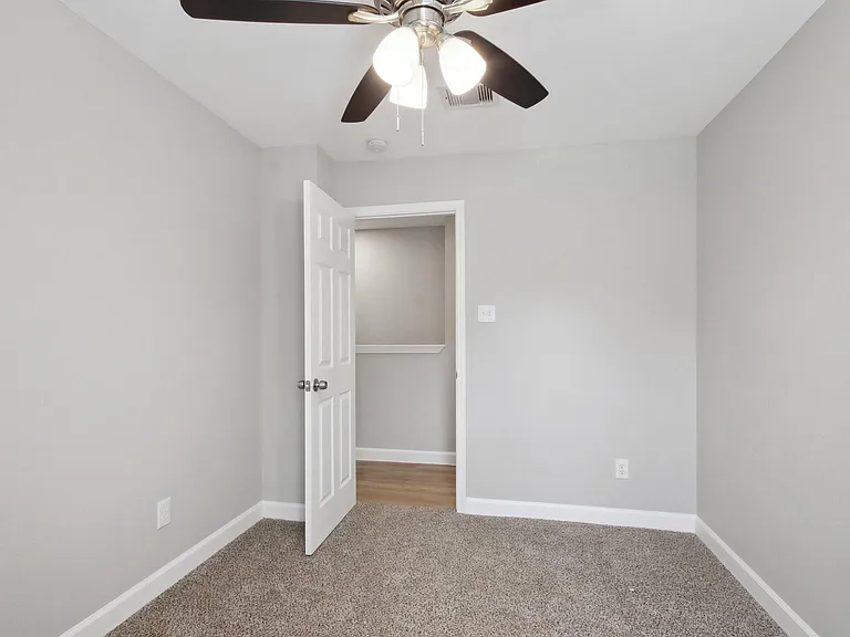1127 Cascade Creek Dr — Photo 28