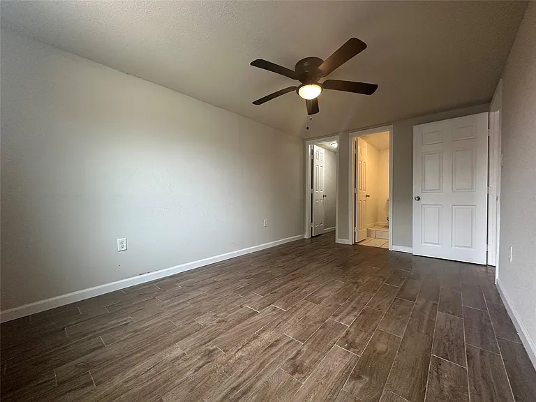 605 E Hunnicutt St #A — Photo 11
