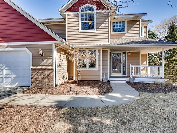 3rd image of 767 Winterberry Dr