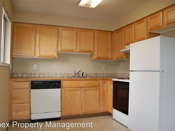 2nd image of 1034 24th St #1034