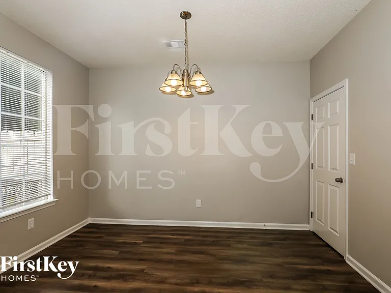 2411 Brianna Dr — Photo 5