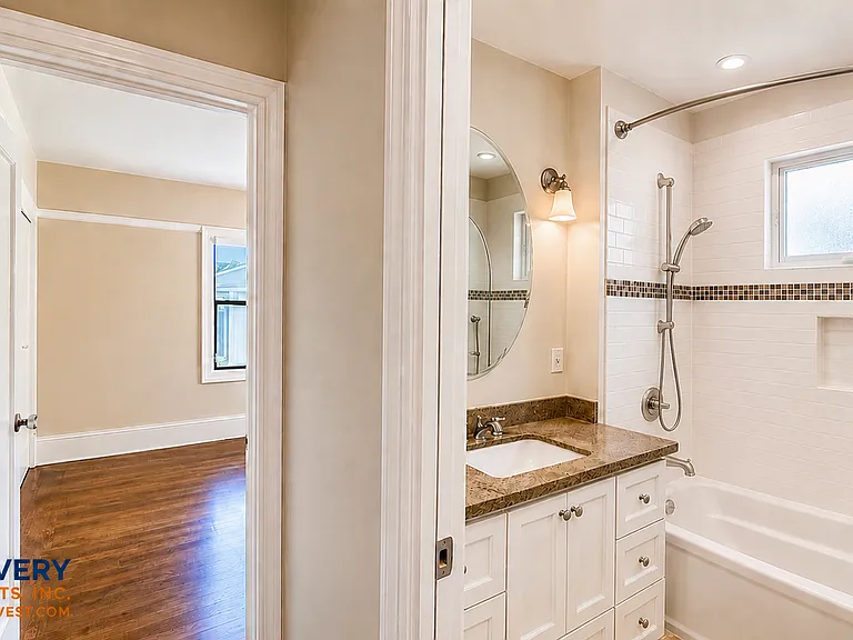 4517 Pleasant Valley Ct N — Photo 20