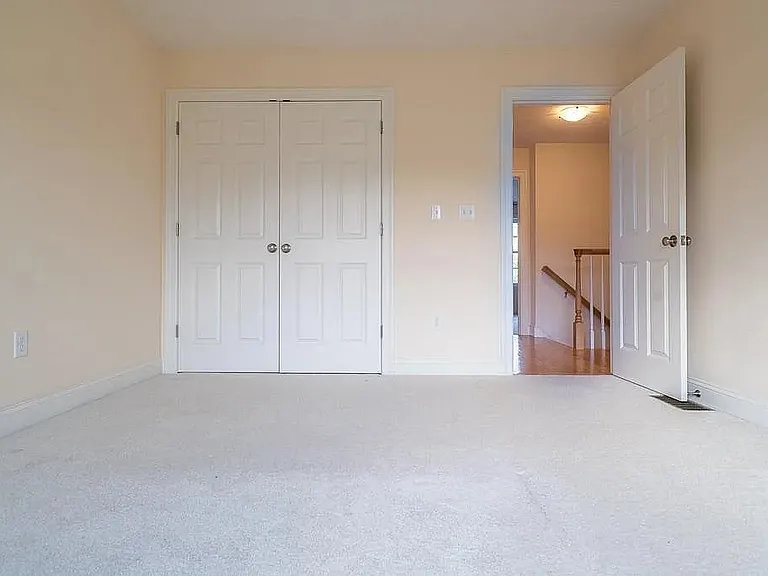 32 Empire Dr — Photo 10