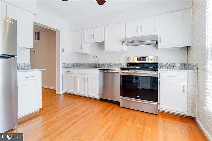 6332 Teakwood Ct — Photo 10
