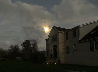 62 Quaker Ln, Acushnet, MA 02743