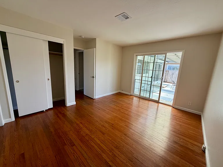 4815 Seneca Park Ave — Photo 17
