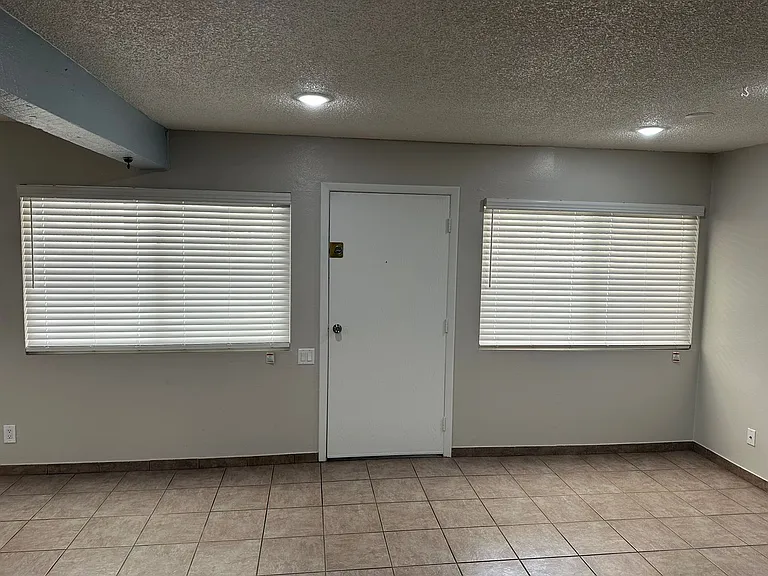 2274 E Desert Inn Rd — Photo 8