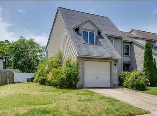 1528 Sword Dancer Dr, Virginia Beach, VA 23454