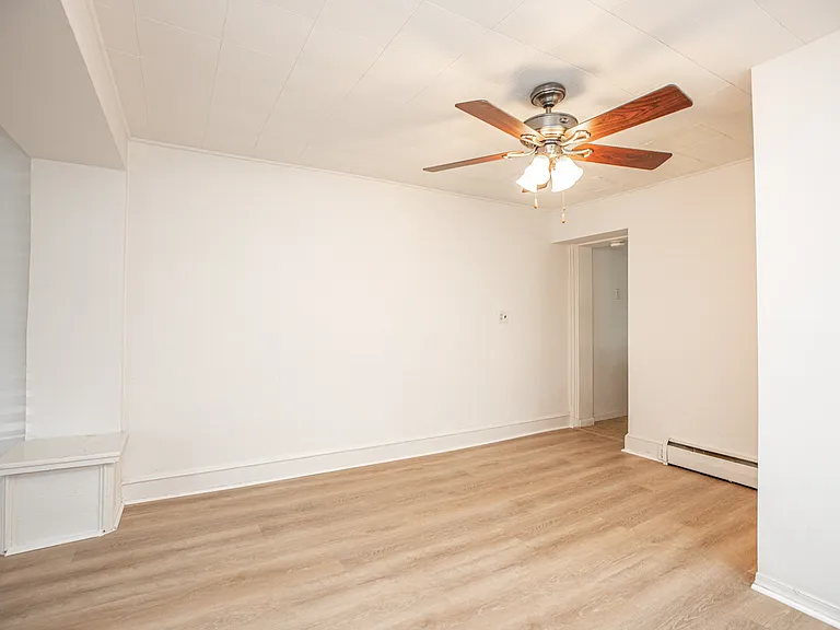 470 Conarroe St — Photo 29