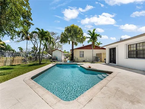 10401 SW 199th St Photo 1
