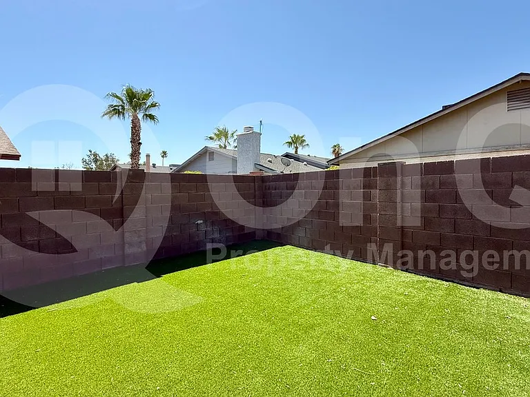 827 N 86th Way — Photo 30