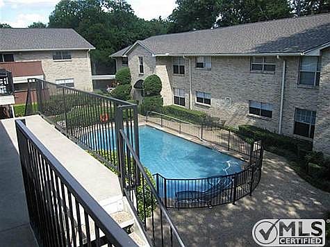 5th image of 7716 Royal Ln APT C