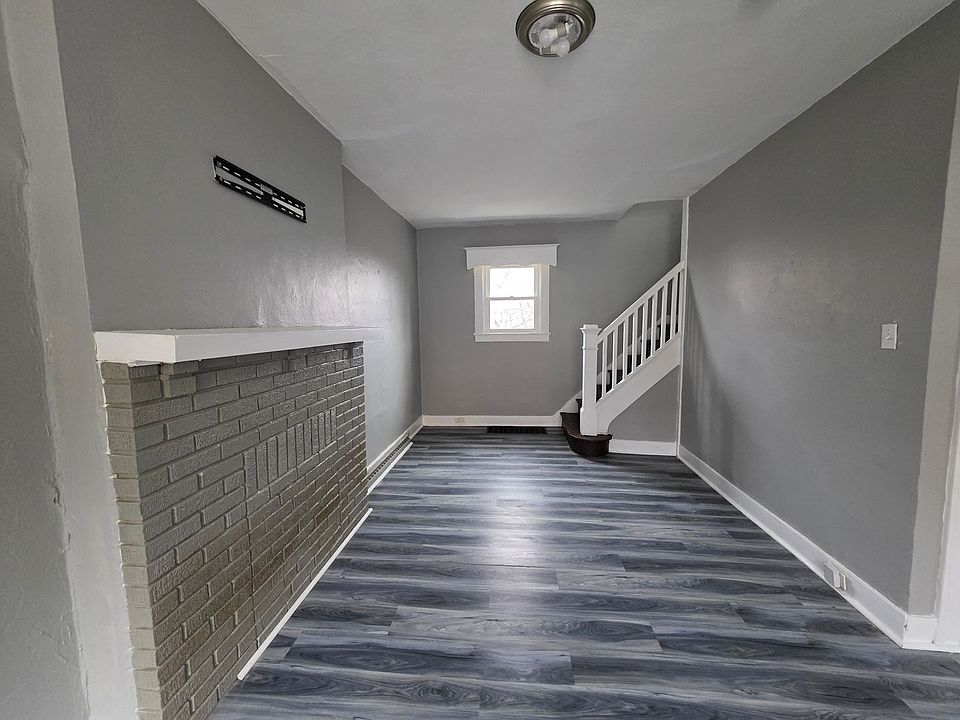 1st image of 1212 Queensbury St