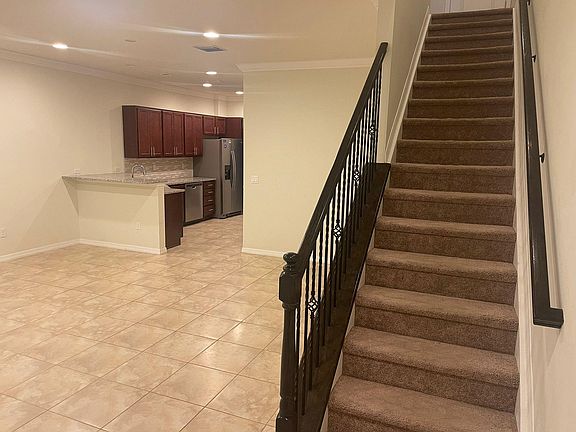 4th image of 4045 Poinciana Ln