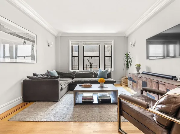 140 W 58th St APT 8C, New York, NY 10019