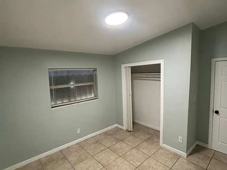 2911 NW 11th Pl #A — Photo 5