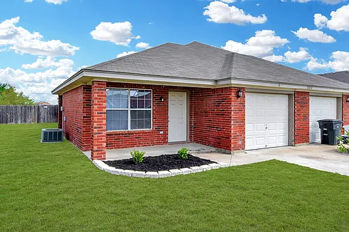 2103 Schorn Dr Photo 1