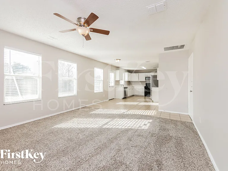 4519 Green Meadow Dr — Photo 4