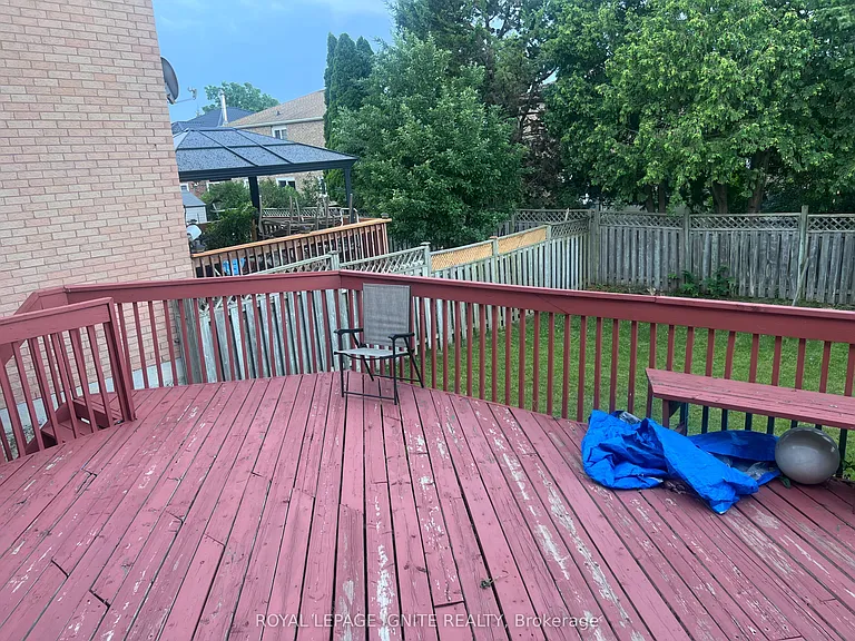 101 Orleans Dr — Photo 33