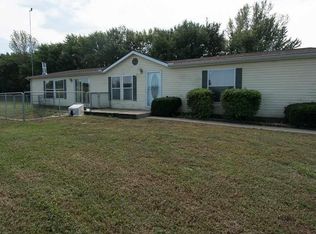 10298 Rawlins Rd, Oskaloosa, KS 66066