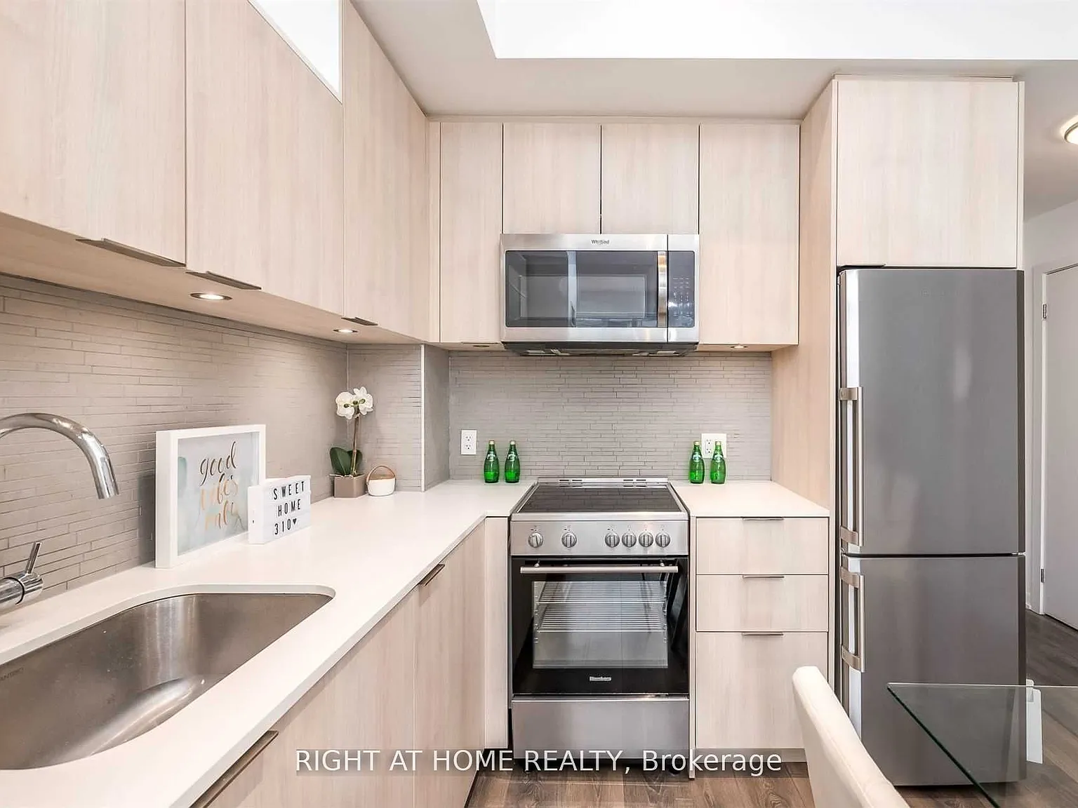 2 bed, $2,700 — Photo 3