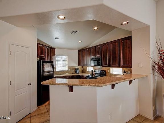 3rd image of 15542 W Hammond Dr