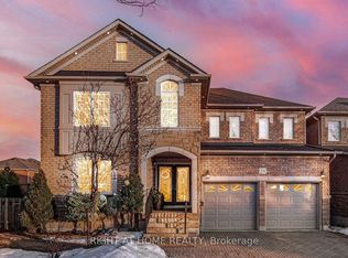 24 Sawston Cir, Brampton, ON L7A 2N8