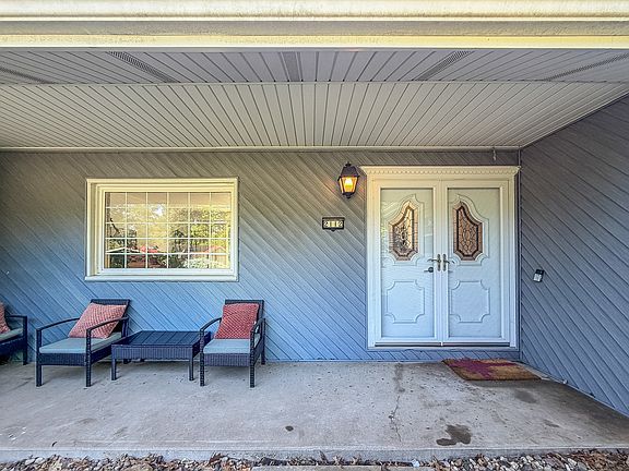 3rd image of 2112 Plymouth Dr