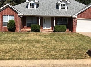 16 Ozark Dr, Maumelle, AR 72113